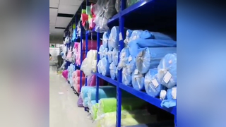 अलग-अलग रंग के कपड़े का वीडियो